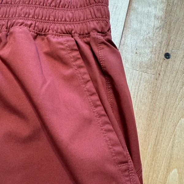Old Navy StretchTech Women Large Terracotta Athletic Running Shorts Quick Dry - Image 2