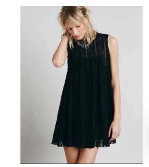 Free People Tu Es La sleeveless black lace babydoll mini dress Sz M - Image 3