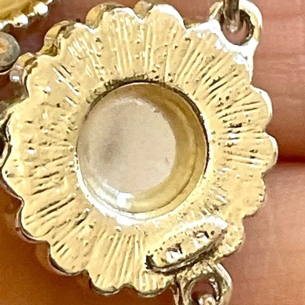 Vintage Avon silver tone yellow butterfly necklace - Image 10