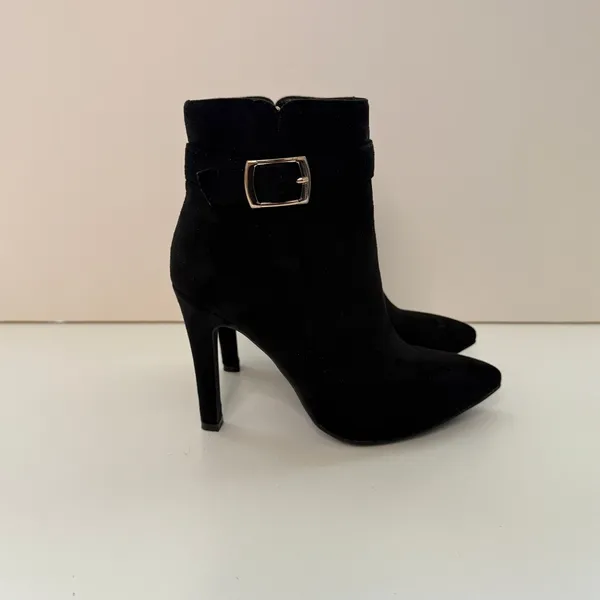 Idifu Dana Ankle Bootie Sz 6.5 Faux Suede Buckle Sillito Whimsigoth Mob Wife - Image 3
