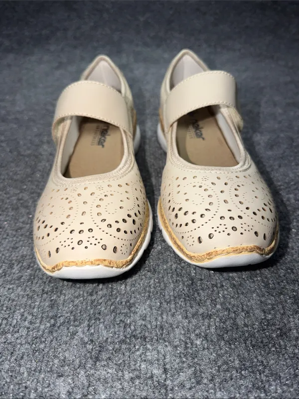 Rieker Nikita 99 Mary Jane Sneakers in the Perle/Cement colorway - Image 9