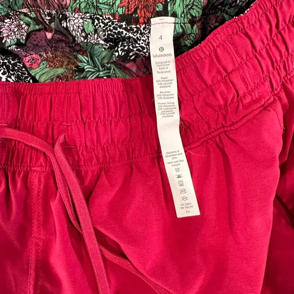 Lululemon Choose A Side Short‎ 3" - Reversible - Size 4. - Image 15