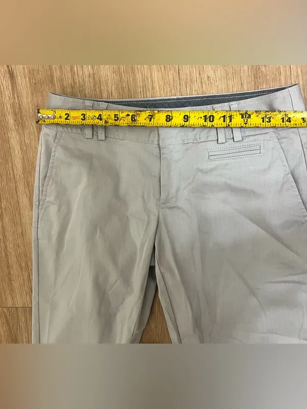 Banana Republic Light Gray Women's Capris with Belt Loops - Image 6