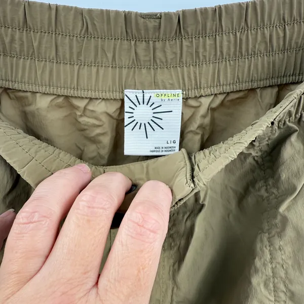 Aerie Offline Women’s Tan Maxi Cargo Nylon Skirt Size‎ Large - Image 3
