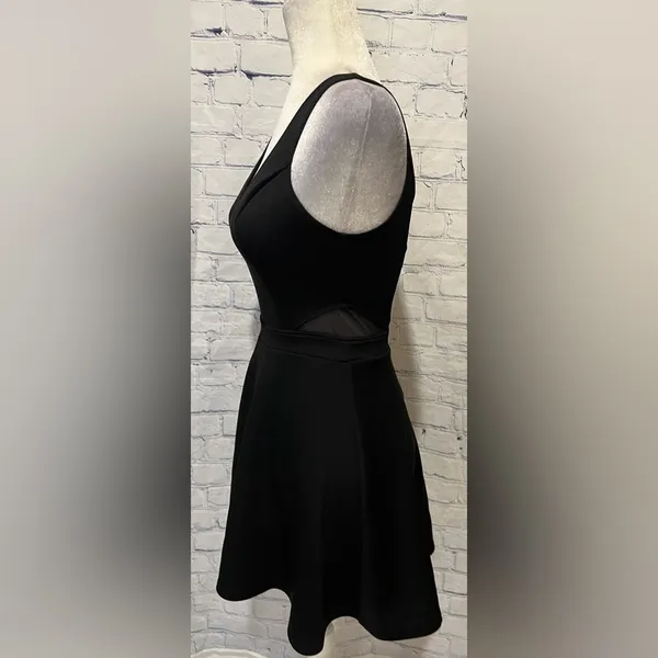Abercrombie & Fitch Black dress Mesh Sides And Zipper Back Size Small - Image 3