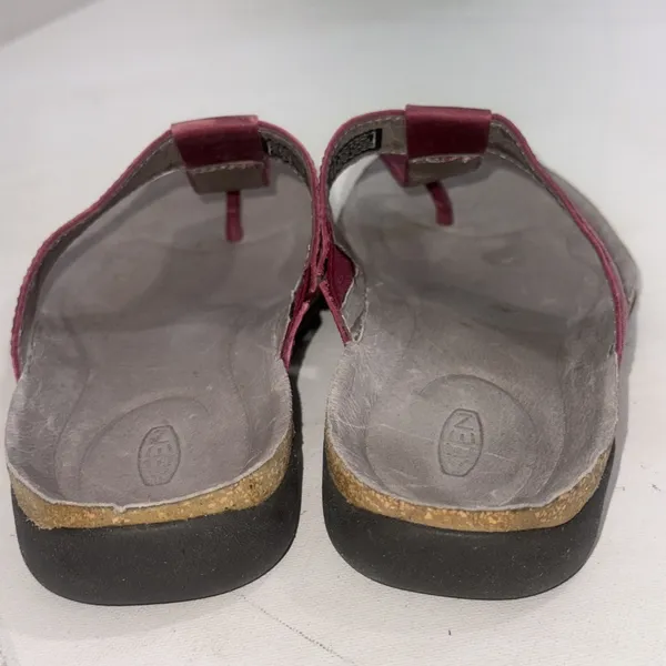 KEEN Dauntless Posted Burgundy Leather Slip On Thong Flip Flop Sandals Women 8.5 - Image 4