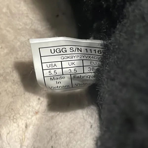 UGG Women's Elisa Suede Short Ankle Boots size 5.5 - Image 9