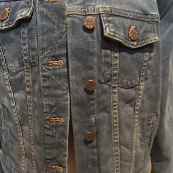 Soft Surroundings Denim Jacket Women's Large Blue‎ Jean Jacket Embossed Buttons - Image 4