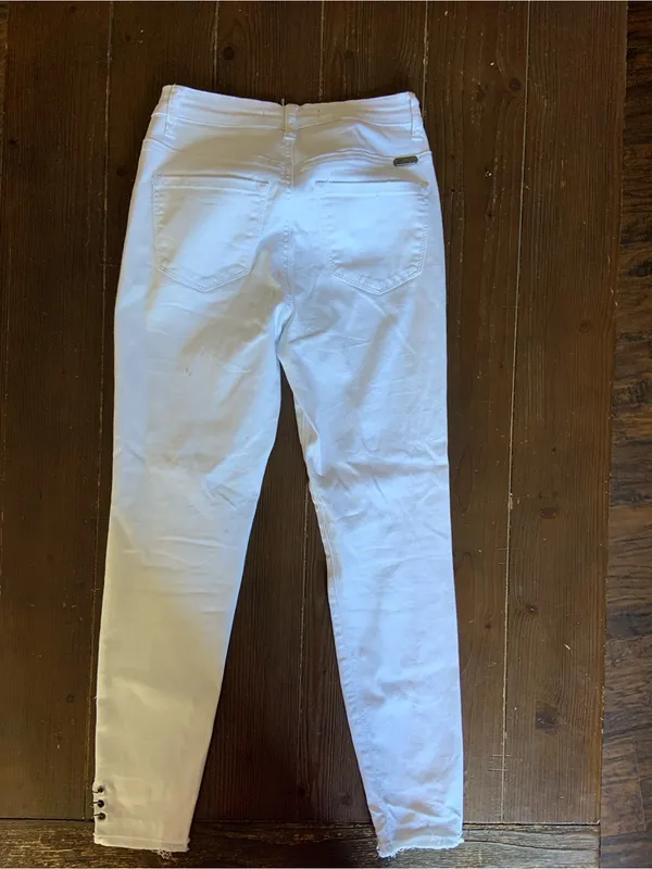 KanCan White High-Rise Skinny Jeans with Ankle Button Detail - Image 2