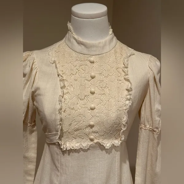 1970’s Prairie-Style Delicate Vintage Cream Puff Sleeves high neck bodice, waist - Image 5