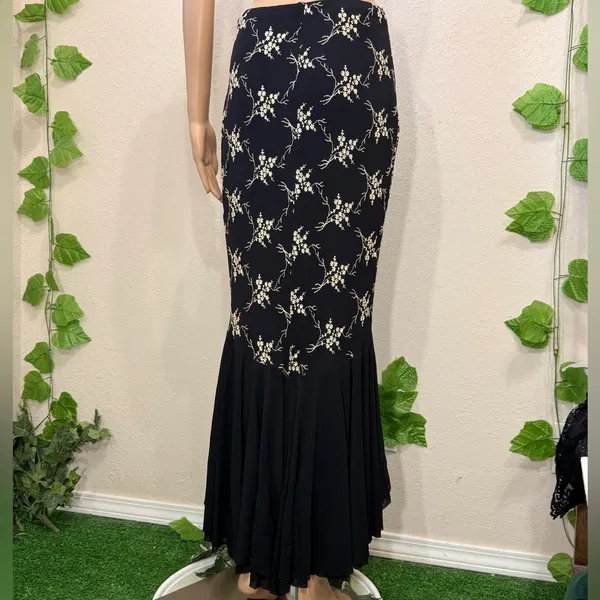 Cache Black High-Low Embroidered Floral Mermaid Skirt - Image 10