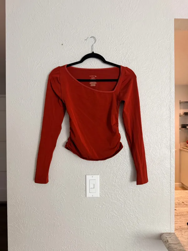 Intimately free people asymmetrical neckline rust red long sleeve shirt XS/S - Image 3
