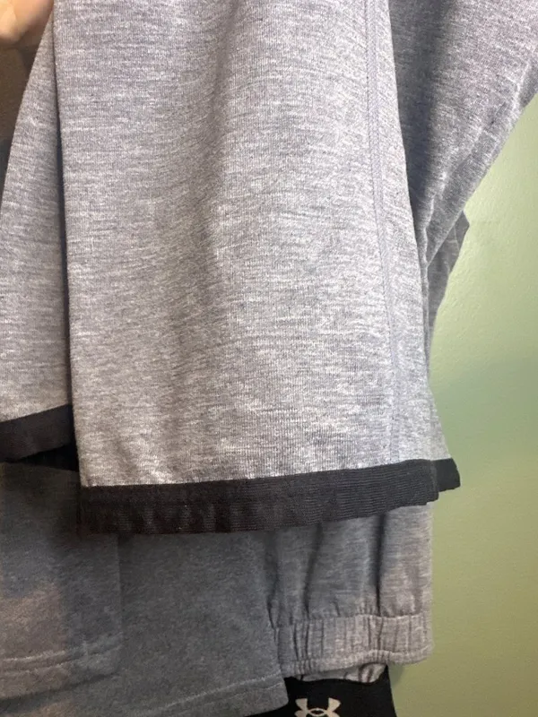 Under Armour Women's Small Gray Athletic Pants Joggers Lot of 2 Bundle Active - Image 4