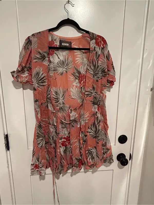 Reformation Pink Lourdes Tropical Print Wrap Dress size medium - Image 4