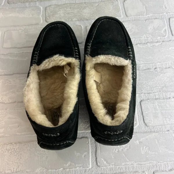 UGG‎ Ansley Moc Slippers Womens 9 Black Suede Sheepskin Slip On Cozy Loafer - Image 6