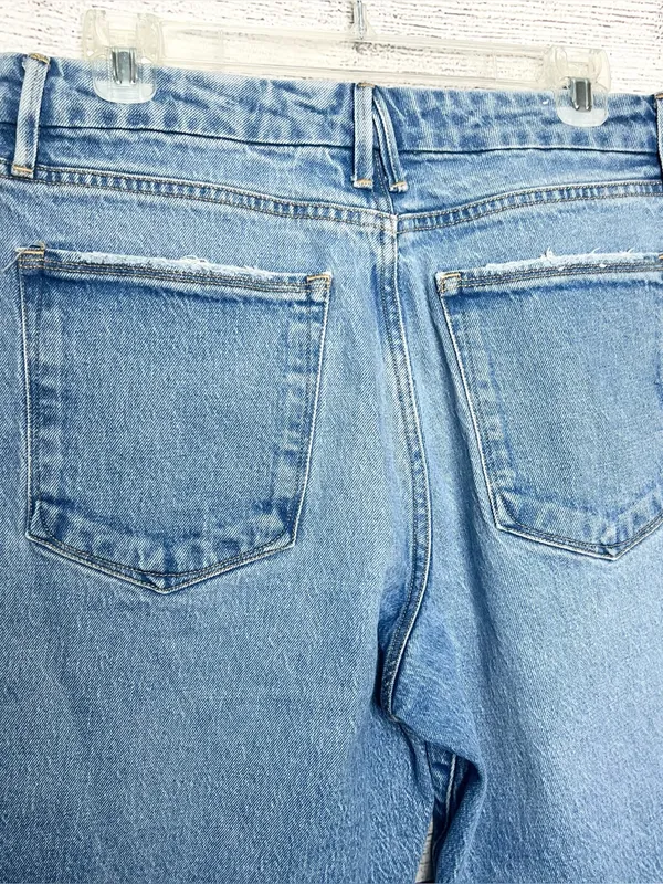 Good American Mid-Rise Cropped Straight Jeans - Blue - Image 8