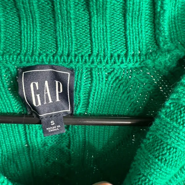 010. Gap green cable knit sweater Size S - Image 2