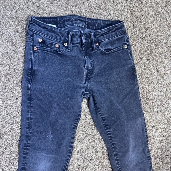 American Eagle Women's Jeans Size 26x28 dark wash black denim straight leg - Image 2