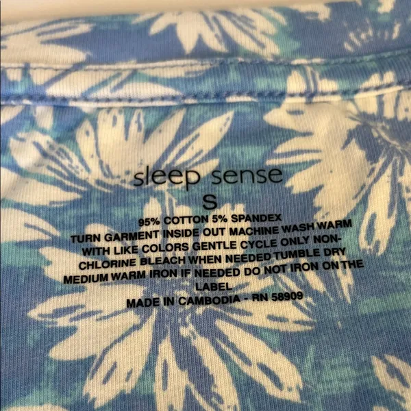 Blue Floral Short Sleeve Women's Top - Image 2