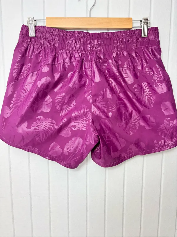 Athleta Race Runner Women’s Magenta Printed Athletic Shorts Size M‎ - Image 3