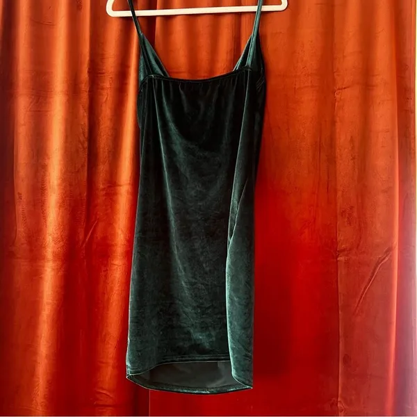 NWT PrettyLittleThing MATERNITY GREEN COWL NECK VELVET MINI DRESS Size 10 - Image 8