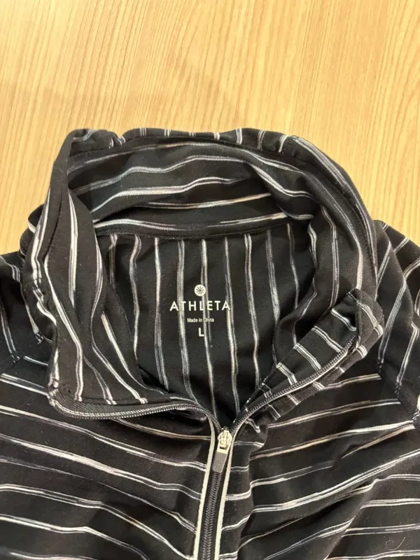 Athleta Elite 1/2 Zip Pullover Sweatshirt Large Black White Striped Long Sleeve - Image 2