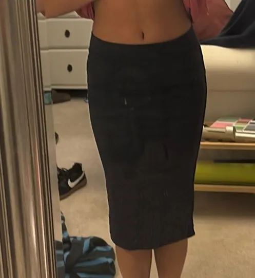Aritzia Babaton Contour Pencil Skirt Black - Image 3