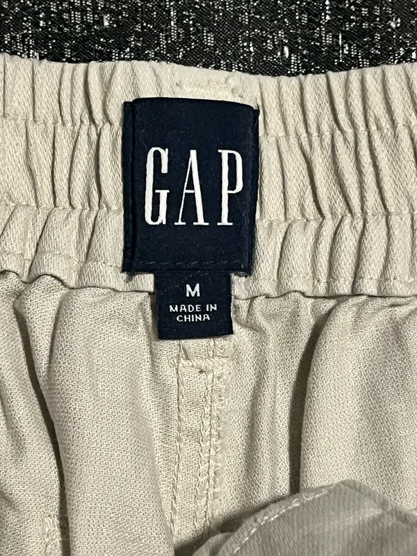 Gap these pants combine a relaxed street-style look with practical utility details. - Image 8