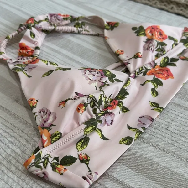 Aerie Light Pink Floral‎ Bikini Top. NWT. - Image 3