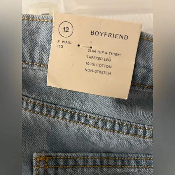 Universal Threads NWT Mid-Rise Boyfriend Jeans Size 12 - Image 6