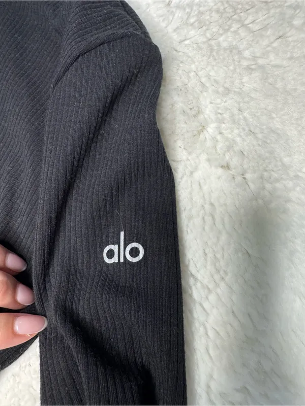 ALO Yoga Hazy Mock Neck Pullover | Black | Size M - Image 4