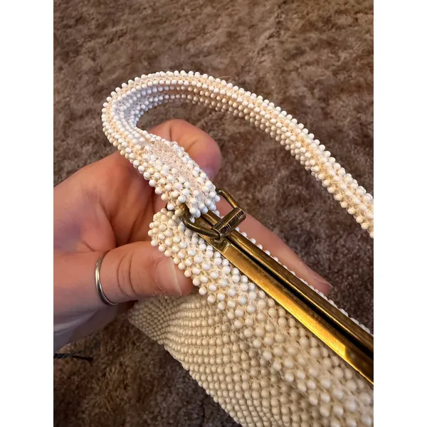 Vintage 1950s Lumured Corde Bead White Handbag Kiss Lock Beaded Evening Purse - Image 8