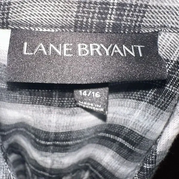 Lane Bryant 14/16 black & white plaid button down top - Image 3