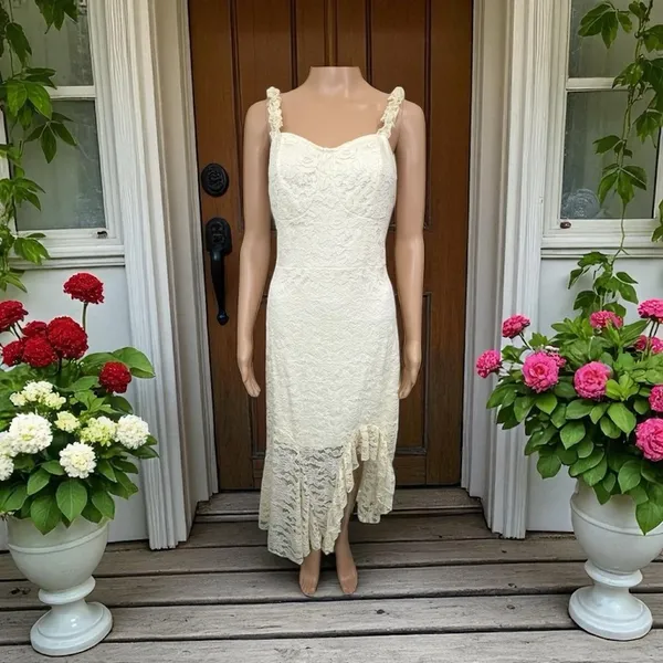 Elegant Lace White Dress New - Image 2