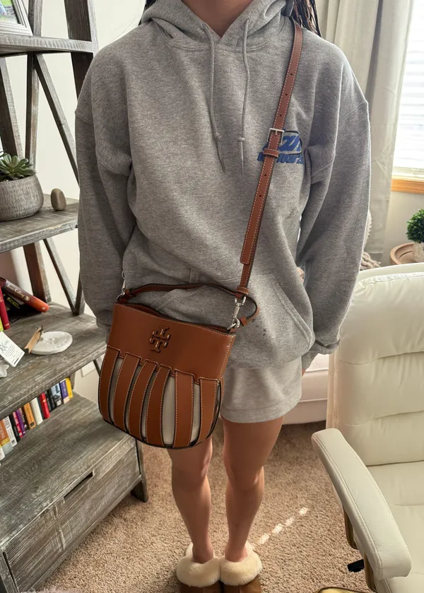 Tory Burch Small McGraw Die cut Bucket bag - Image 7