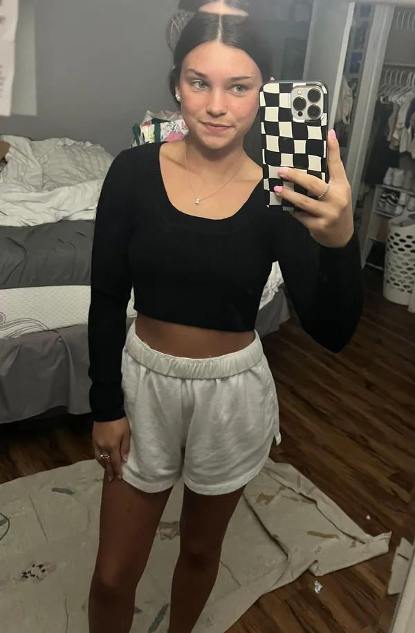Black Cropped Long Sleeve - Image 3