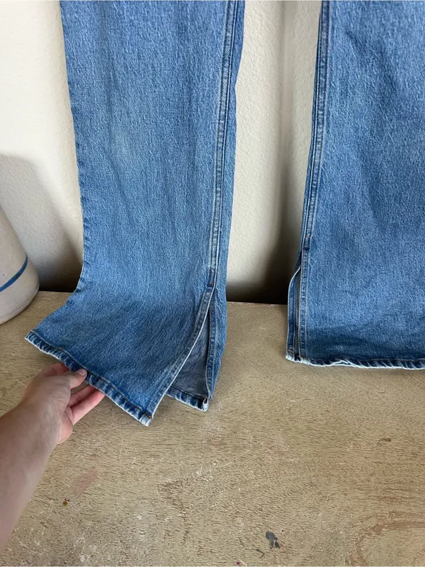 Abercrombie & Fitch The Vintage Flare High Rise Jeans - Image 4