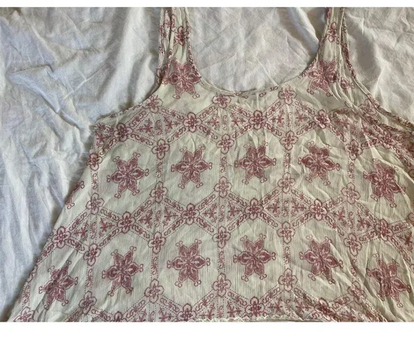 Mimi Chica Soho Sharkbite Tunic – Pink Paisley Lace Trim – Size M - Image 6
