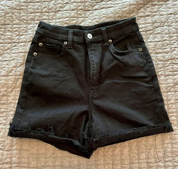 American Eagle Next Level Curvy Super High Waisted Shorts - Image 3