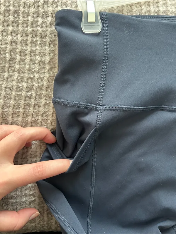 High-Waist Navy Blue Active Leggings with Side Pockets - Image 3