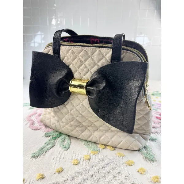 Betsey‎ Johnson Quilted Satchel Bag Cream Black Bow Gold Hardware Medium Tote - Image 2
