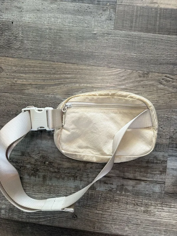 Lululemon Belt Bag - Image 5