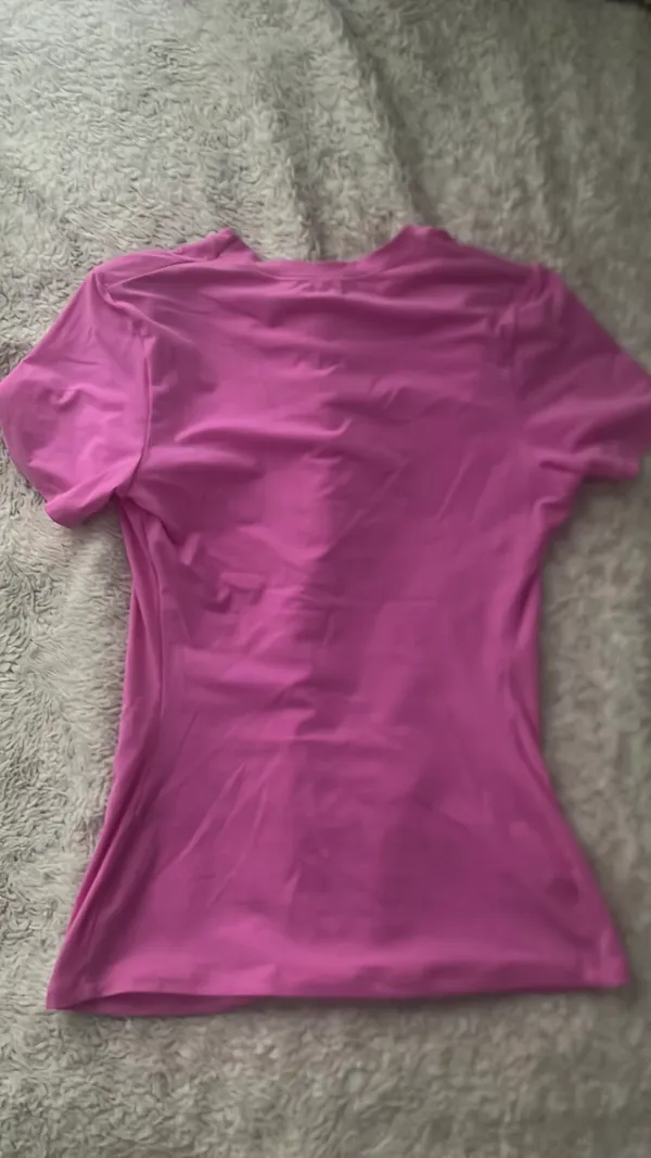 SKIMS T-Shirt - Image 4