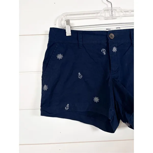 Old Navy Women's White Nautical Anchor and Ship Wheel Chino Shorts Blue Size 4 - Image 3
