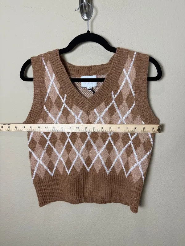 Pink Rose Tan Neutral Argyle Sweater Vest Top Size Small - Image 5