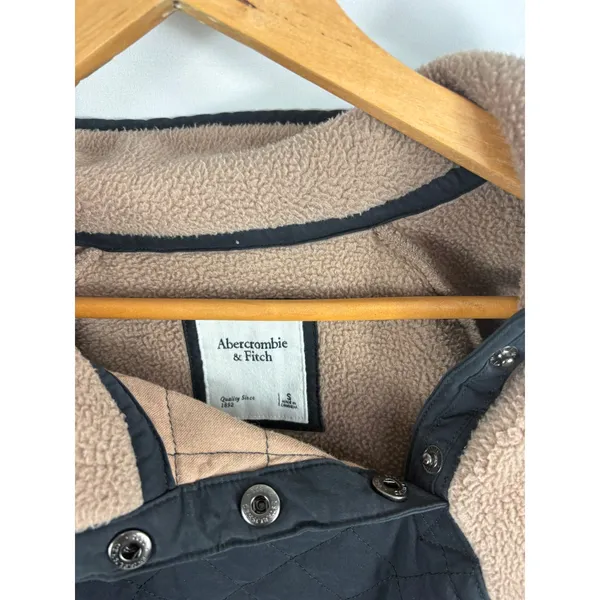 Abercrombie & Fitch Fleece Jacket Size Small - Image 3