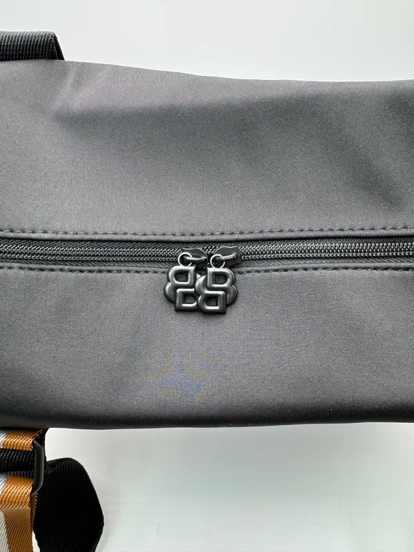 Hugo Boss Black Weekender Duffel Travel Gym Bag Striped Handles Zip Tote - Image 5