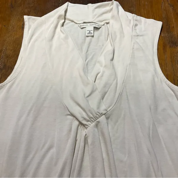 Banana Republic Sleeveless Cream Knit Top Draped Crossover Neckline Women Sz M - Image 2