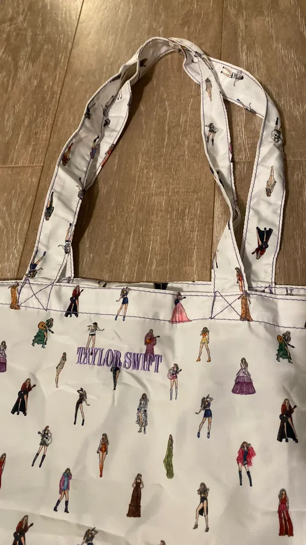 Taylor Swift The Eras Tour Tote Bag w/ Zip Pouch – Brand New Packable Collector - Image 2