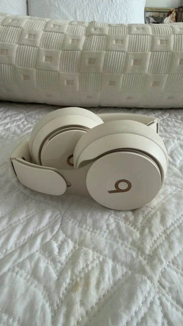 Beats Solo Pro Noise Cancelling Headphones - Image 2
